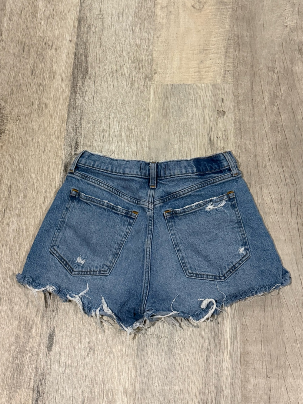 Abercrombie & Fitch High Rise Mom Short - Picture 2 of 4